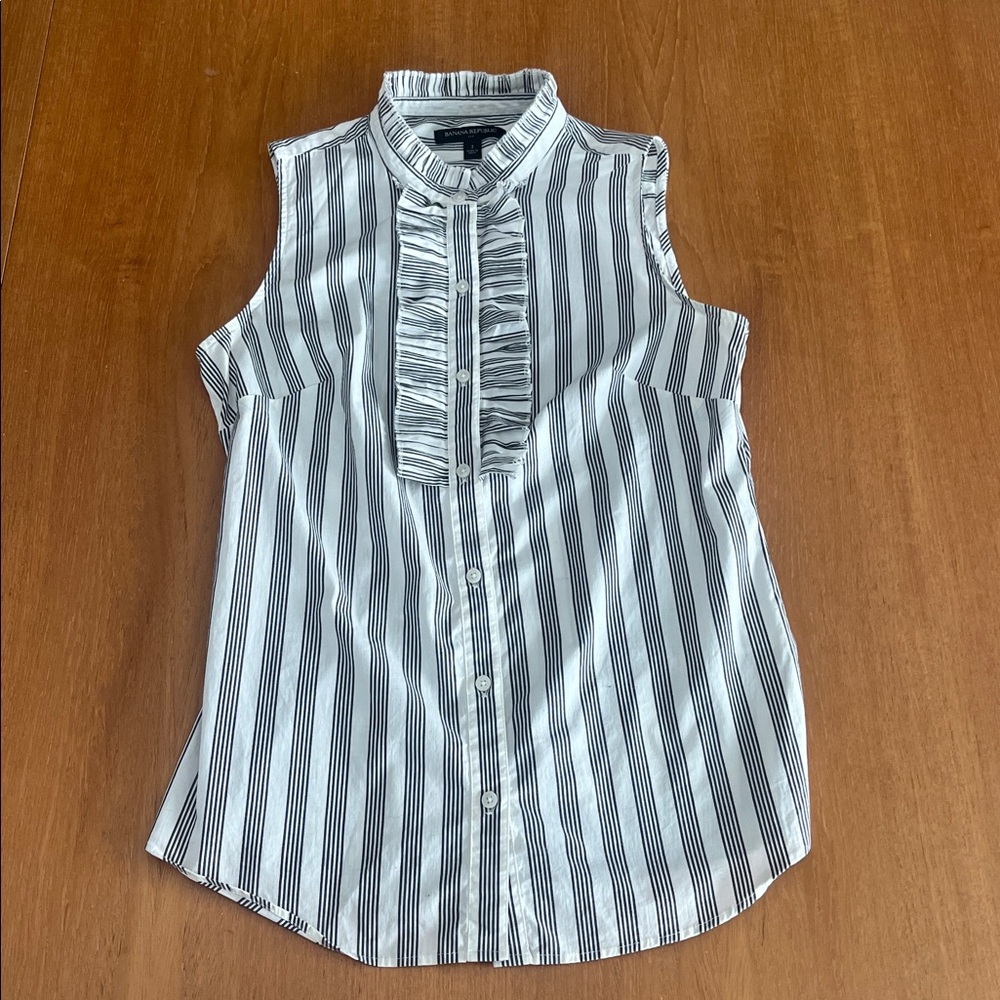 Banana Republic Sleeveless White & Black Striped Tuxedo Ruffle Front Blouse Sz 2